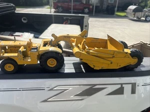 Trattore 1/20 Caterpillar DW 10 ruote e 428 raschietto padella Reuhl - Foto 1 di 16