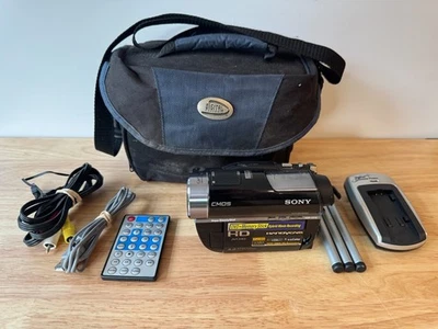 Sony HandyCam HDR-UX10 Full HD Mini DVD Hybrid Camcorder Nightshot CMOS READ - Image 1 of 4