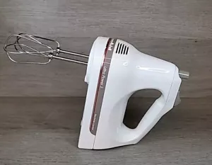 KitchenAid Hand Mixer KHM5TBWH 5-Speed Classic Plus (White) Pre-owned - Picture 1 of 8