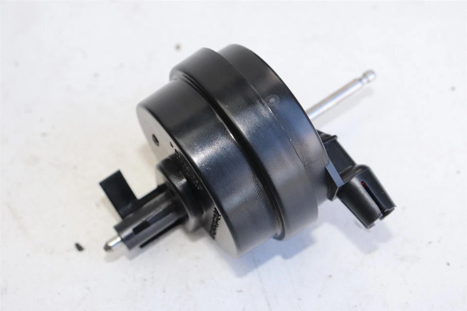 Actuador del panel de llenado del tanque de combustible Mercedes Benz SL500 R230 2005 A2308000275 J205 Foto 1 de 1