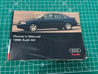 Audi A4 1996 sedán guía del usuario; folleto manual del propietario solo OEM.  Foto 1 de 2