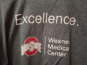 Camiseta gris oscuro manga corta Ohio State Wexner Medical Center Excellence 2XL - Imagen 1 de 17