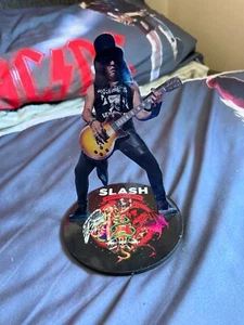 Slash Holzsockel Figur - Bild 1 von 3