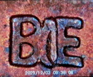 BIE Die Chip Obv ~ 1957 P Lincoln Wheat Cent Penny 1C ~ Mint Error Coin ~ RB - Picture 1 of 3