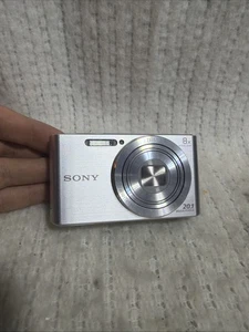 Sony DSC-W830 Cyber-Shot 20.1MP 8x zoom Digital Camera Silver Mint 32GB - Picture 1 of 13