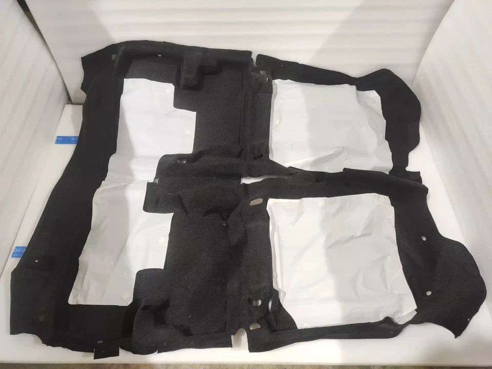 Alfombra / Alfombrilla para MARUTI SWIFT 1ª GENERACIÓN, SWIFT DZIRE 1ª GENERACIÓN - 75110M75J01-R Foto 1 de 1