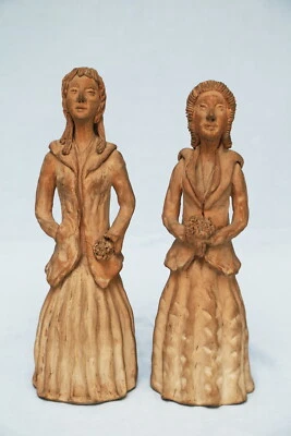 coppia sculture dame donne terracotta arte moderna firmata F.E. impressionismo - Immagine 1 di 4