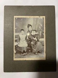 C 1910 Japanisches Foto Kinder Kids Geschwister Japan Baby Mitama Photo Kimono - Bild 1 von 4