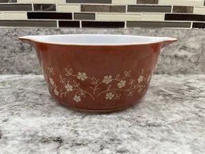 Rust Red PYREX 1.5 Liter (Quart) Trailing Flower Casserole Dish - 474B NO LID - Picture 1 of 7