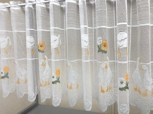 Geese/Duck Goose Daisy Flowers White Window Cafe Net Curtain Sold by the Metre - Picture 1 of 2