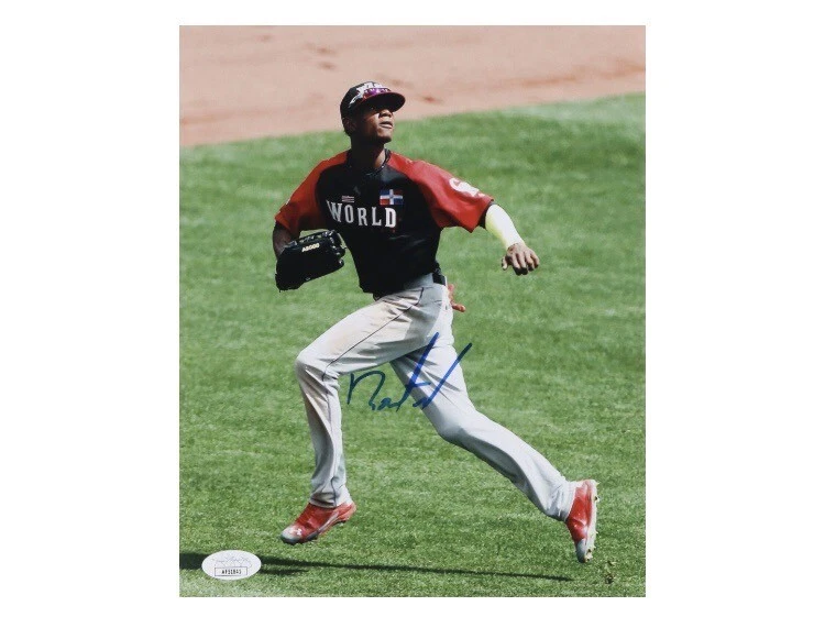 Foto firmada por Raimel Tapia Team World 8x10 (JSA) Foto 1 de 1