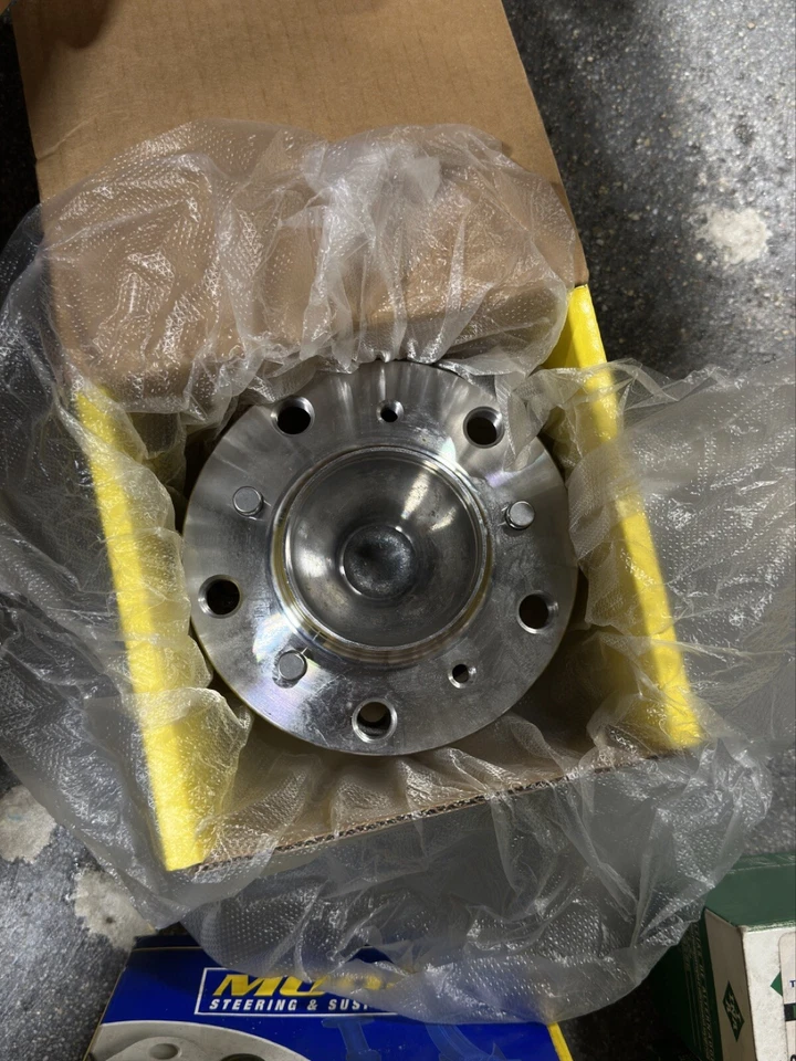 Conjunto de cojinete y buje de rueda delantera Moog 513362 para BMW M5 Foto 1 de 4