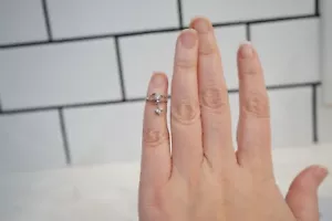 Cookie Lee Genuine Crystal Toe Ring With a Dangly Stone - Picture 1 of 2
