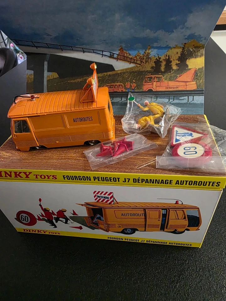 Dinky Toys Atlas Fourgon Peugeot J7 Dépannage Autoroutes  - Photo 1/1