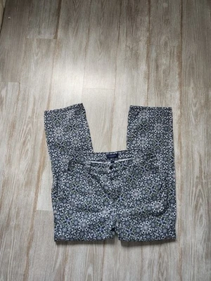 Pantalones de mezclilla florales Charter Club Petite azules pierna recta tiro medio talla 10P usados en excelente estado Foto 1 de 4