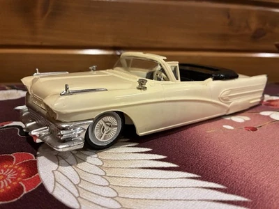 1958 BUICK ROAD-MASTER 70 CONVERTIBLE MODEL CAR KIT SMP AMT 1:25 - Image 1 of 4