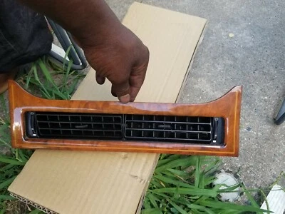  94-97 Jaguar air conditioning center A/C Vent Xj6,  Xj12 damaged  - Image 1 of 4