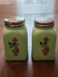 McKee Tipp City Roman Arch Salt and Pepper Shaker Jadite Green Flower Pot Design - Picture 1 of 12