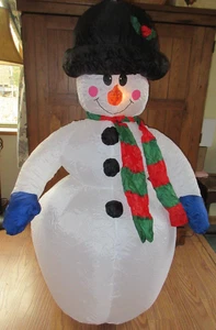 Aufblasbarer 4,5 Fuß Schneemann mit Zylinder blau Fäustlinge Weihnachten Hof beleuchtet Dekor - Bild 1 von 7