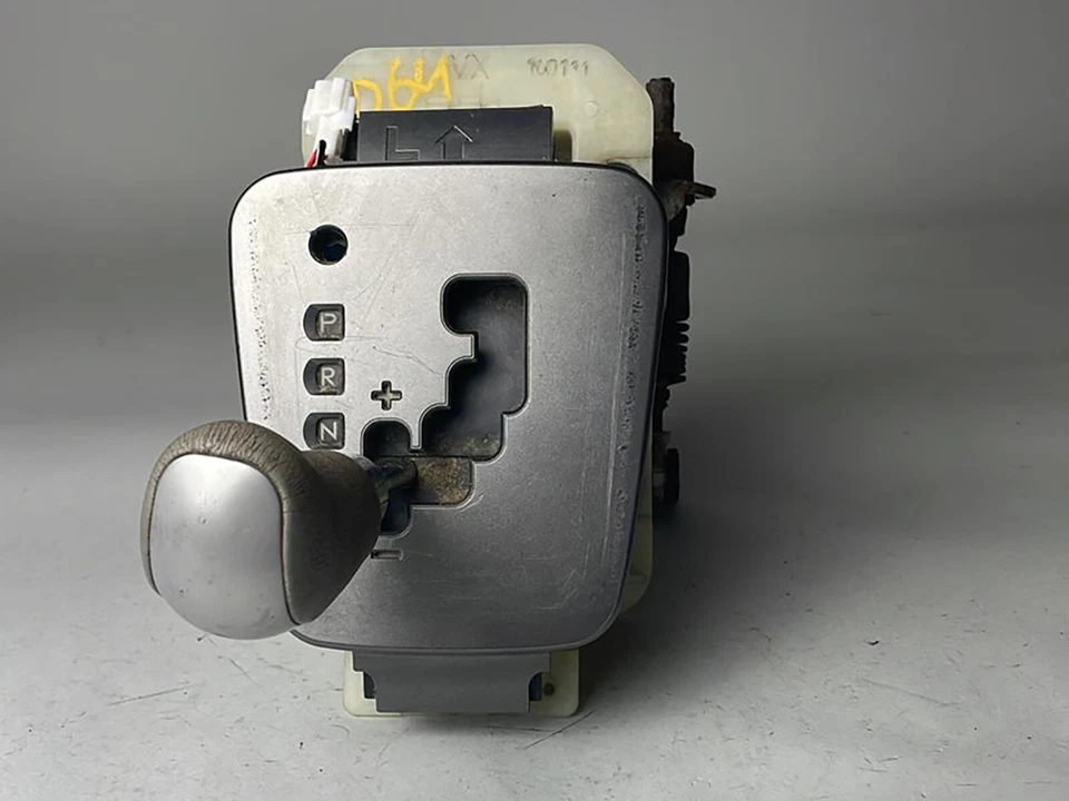 2010 Subaru Forester Automatic Transmission Gear Shifter Selector Assy - Image 1 of 4