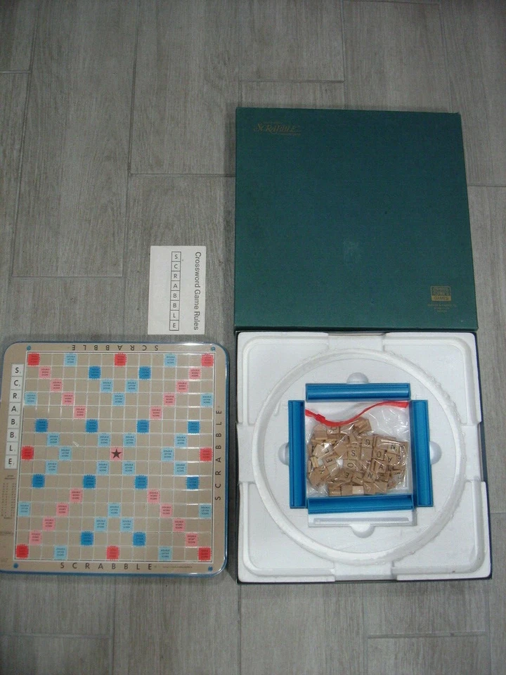 Vintage 1976 Selchow & Righter Deluxe Edition SCRABBLE Crossword Game Turntable  - Image 1 of 4