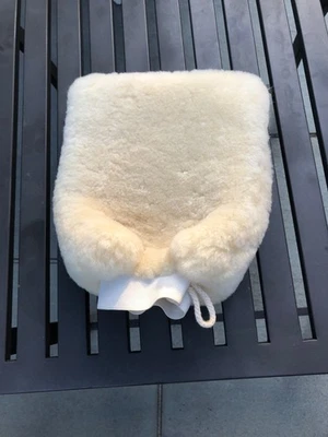 Guante de lavado de lana de cordero Gentle Touch - Respaldo 100 % cuero genuino incluido Foto 1 de 4