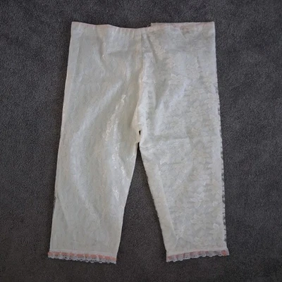 Pantalones recortados de encaje blancos hechos a mano de colección con ribete de seda rosa caprichoso hada punk Foto 1 de 4