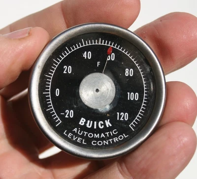 33 1933 Buick "Look A Like" Pequeño 2" Novedad Termómetro Medidor Foto 1 de 4