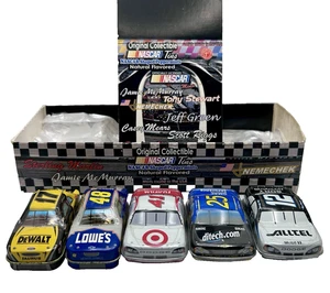 Lote de latas de caramelos/como nuevas coleccionables de mini auto de carreras NASCAR 2003-04 (5) selladas - Imagen 1 de 6