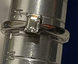 18ct White gold diamond solitaire Emerald / baguette Cut Engagement ring 0.33cts - Picture 1 of 17