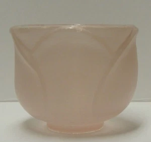 Vintage AVON Rosa Rosenknospe Glas Schmuckdose Avon - Milchglas Rosa - Bild 1 von 7