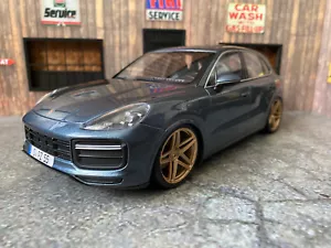 Porsche Cayenne Turbo S Minichamps 1:18 Tuning trasformazione in confezione originale 1 di 300 - Foto 1 di 9
