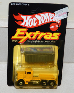 Vtg 1983 Hot Wheels Mattel Extras Peterbilt Dump Truck No. 4017 NOS Unpunched