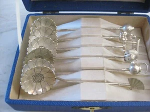 Set aus 6 asiatischen Halblöffeln Sterlingsilber 0,950 gemarkt mit Etui - Bild 1 von 8