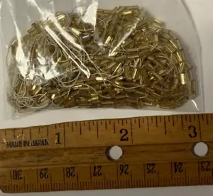 Vintage tschechische Goldfarbe Bugle Perlen - 4-4,9 mm satte Farbe begrenztes Angebot - 22 g - Bild 1 von 4