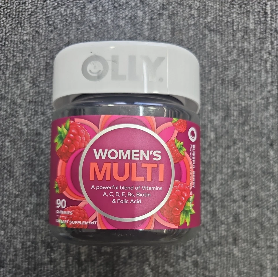 Gomitas multivitamínicas Olly The Perfect para mujer, Blissful Berry - 90 unidades Foto 1 de 1