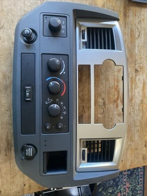 Dodge Ram 1500 2500 2006-2008 bisel de radio/control climático. OEM. Foto 1 de 4