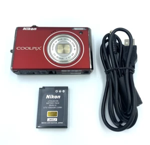 Nikon Coolpix fotocamera digitale S640 rosso vino compatta 12,2 MP TESTATA Giappone - Foto 1 di 14