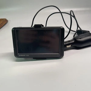 Garmin Nuvi Automotive Mountable GPS Bundle with Windshield Mount And Plug P1 - Picture 1 of 4