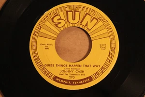 JOHNNY CASH---GUESS THINGS HAPPEN THAT WAY(1958 TOP SONG) - Foto 1 di 2