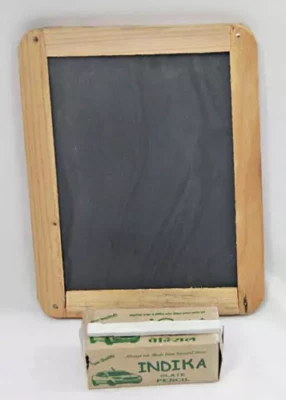 Cadre en bois fait main, ardoise en pierre vintage avec crayons en ardoise, l... - Photo 1/4