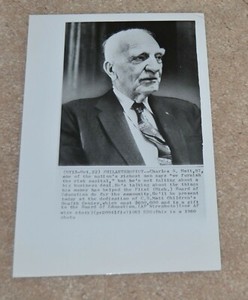  GENERAL MOTORS PHOTO FOUNDER CHARLES MOTT FLINT MICHIGAN VINTAGE AUTO CAR