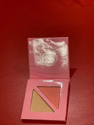 paleta resaltadora costera scents one blush one mecca sephora Foto 1 de 2