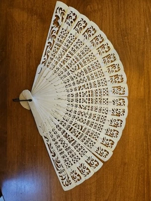 Antiguo ventilador de mano hueso tallado 7,5 pulgadas alrededor de 1920 Foto 1 de 4