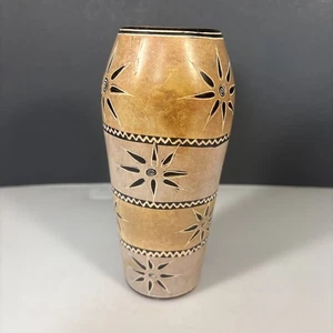 Vaso arte tribale in pietra ollare Africa fiori neri intagliati a mano - Foto 1 di 10