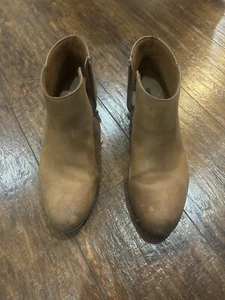 Clark’s Brown Boots Suede Like Size 8 - Picture 1 of 8