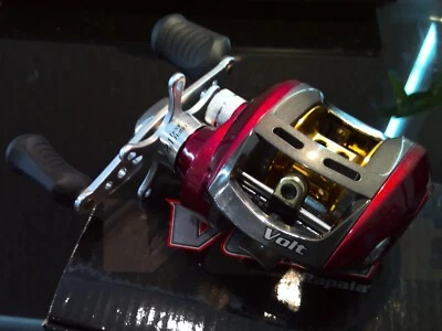 Carrete de pesca Rapala voltios baitcast nuevo, cuerpo de metal, 6 rodamientos de bolas Foto 1 de 4