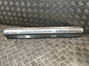 Isuzu Rodeo Denver 3.0 2004-10 Front Door Step Trim Cover Left N/S 8973017690 - Picture 1 of 11