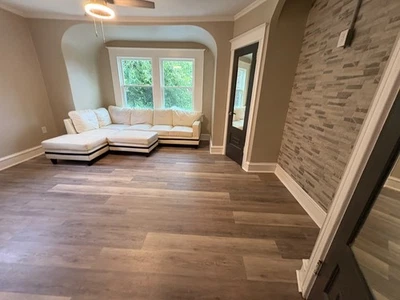 White sectional sofa used with ottoman,   - Image 1 of 3