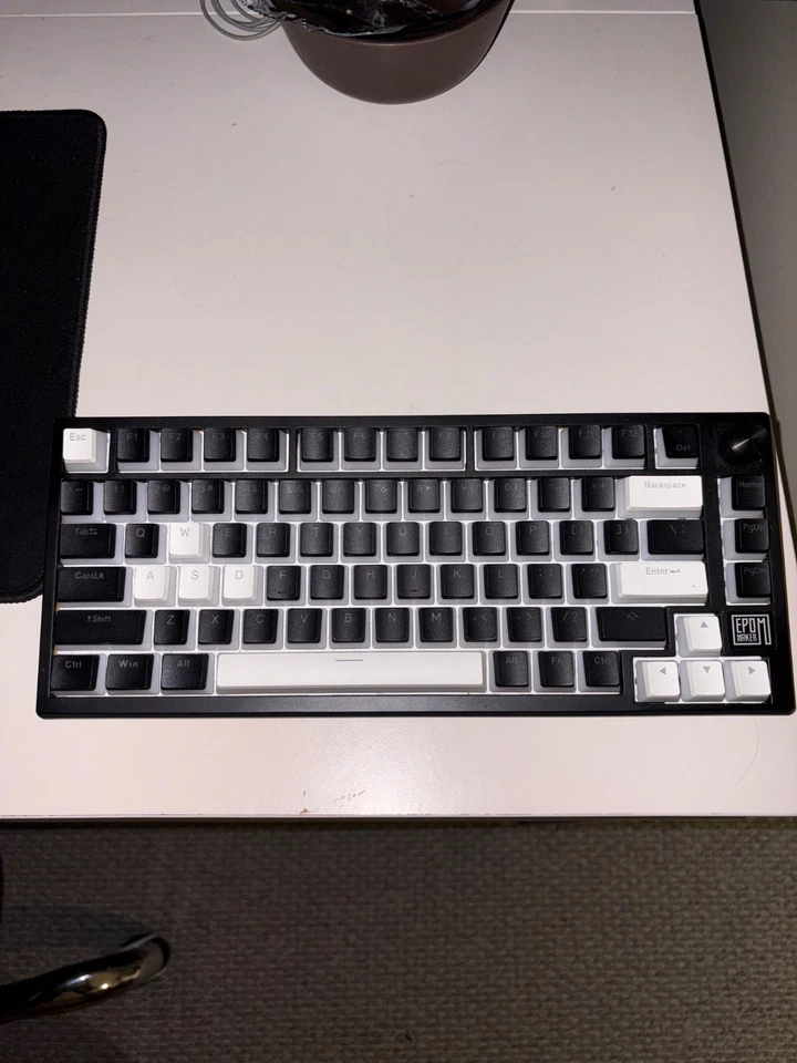Epomaker th80 se 75% mechanical switches hot swapable, black usb-c or Bluetooth  - Image 1 of 1
